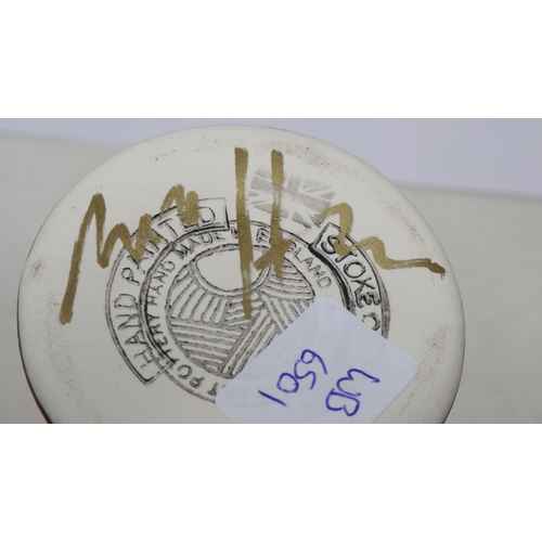 214 - Anita Harris snowflake vase, signed in gold, no cracks or chips, H: 19 cm. UK P&P Group 2 (£20+VAT f... 