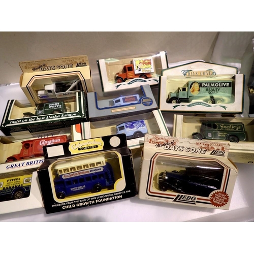 1101 - Eleven boxed diecast vehicles. UK P&P Group 2 (£20+VAT for the first lot and £4+VAT for subsequent l... 