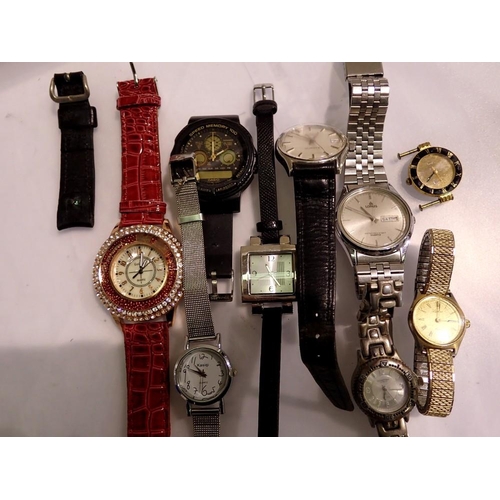 1110 - Mixed ladies and gents wristwatches. UK P&P Group 1 (£16+VAT for the first lot and £2+VAT for subseq... 