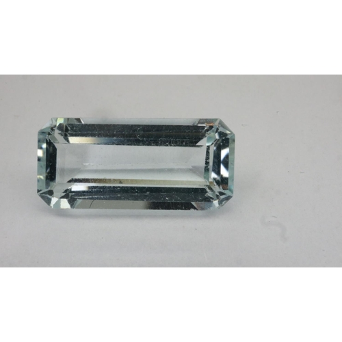 49 - Natural emerald cut loose aquamarine stone: 1.85ct. UK P&P Group 1 (£16+VAT for the first lot and £2... 