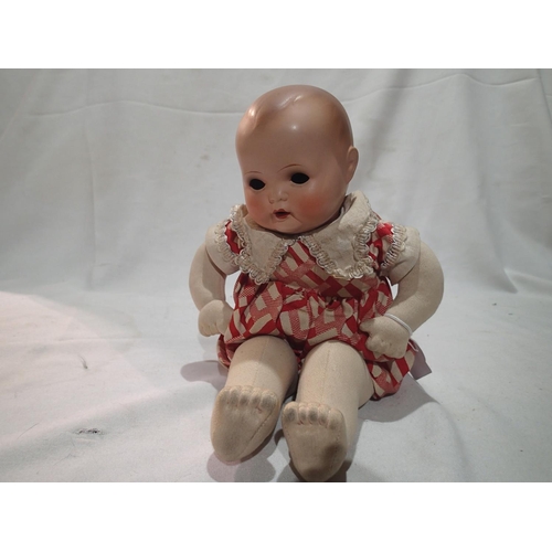 2079 - Bisque headed doll with cloth body, probably Armand Marseille, No 277-2. UK P&P Group 1 (£16+VAT for... 