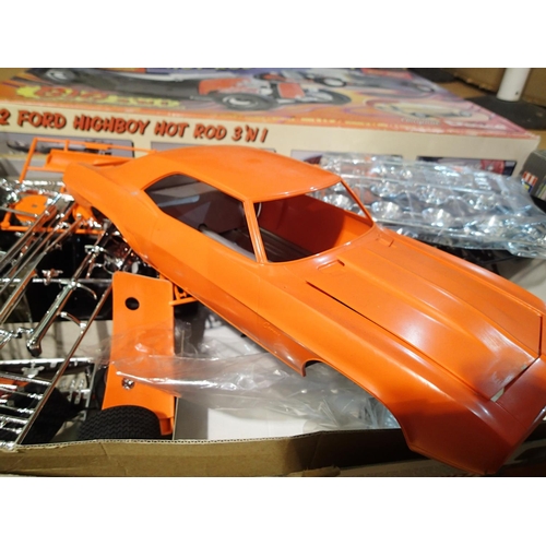 2087 - Three part built large scale car kits; Revell 1/8th scale 32 Ford Highboy Hot Rod 3 in 1, Revell 1/1... 