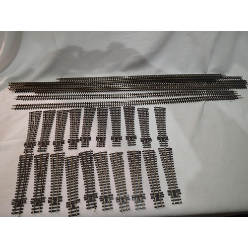 2098 - Twenty assorted Peco TT gauge points plus eight various lengths of flexi track, mostly in good condi... 