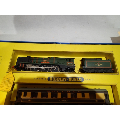 2118 - OO gauge Hornby Dublo two rail 2035 Pullman train set comprising; Barnstaple plus three Pullman coac... 