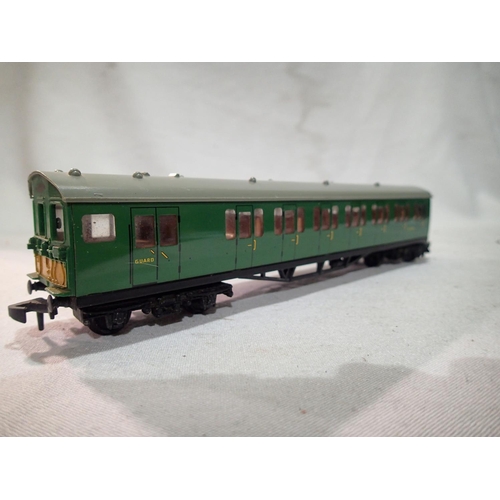 2125 - Hornby Dublo 2 rail E.M.U trailer coach, in very good to excellent condition, minor scratch/rubs, un... 