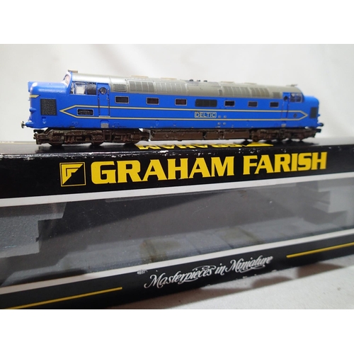 2130 - N gauge Bachmann/Farish prototype Deltic in preserved Livery in excellent condition, over painting, ... 