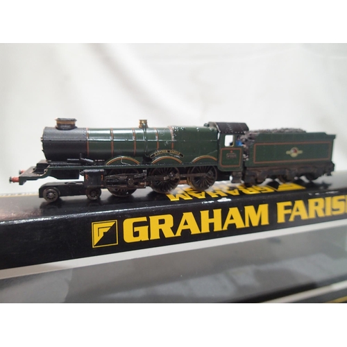 2135 - N gauge Farish Castle class, 7004 Eastnor Castle, Green Late crest, glue marks-lamp fitted, box has ... 