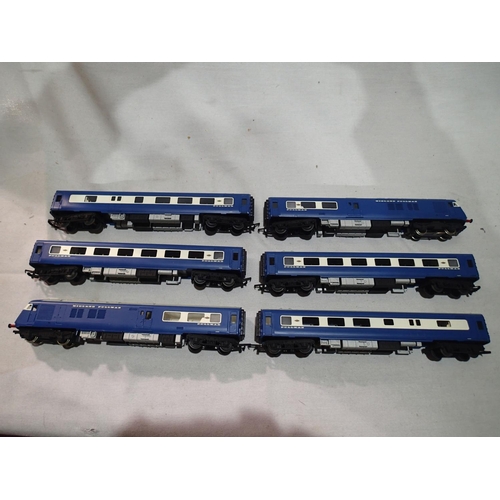 2148 - OO scale Triang six car blue Pullman, code three conversion/re paint by Aardstorm models, comprising... 