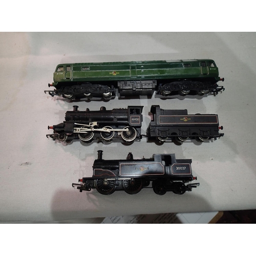 2170 - Three OO scale locomotives; D1738 Green, 46400 Black Late Crest, 30027 Black Late Crest, in good/unb... 