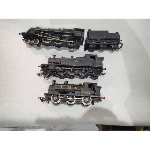 2172 - Three OO scale locomotives; kit built 060 Lms Black 11500, 2.6.2T black Early Crest, 4557, 4.6.0 and... 