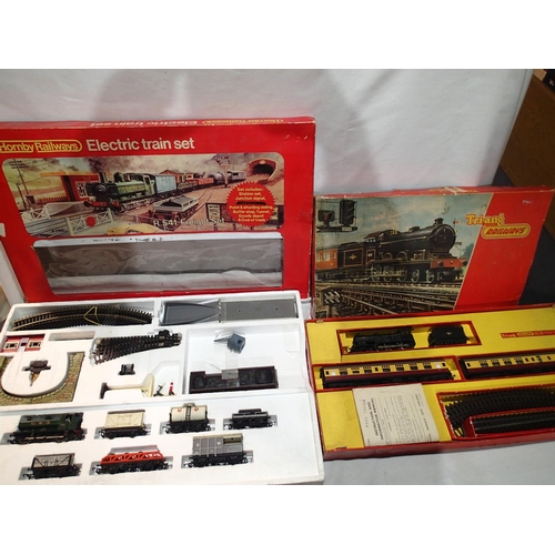 2190 - Two OO scale train sets; Triang RS29, B12 and two coaches track etc in fair to good condition, box i... 