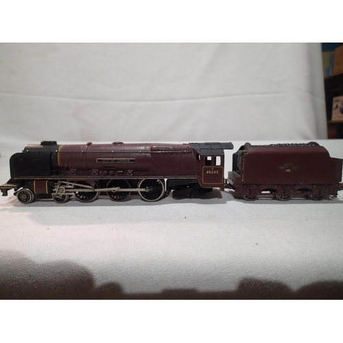 2202 - OO scale Hornby Dublo two rail City of London, 46245, BR Maroon, Late Crest in fair to good conditio... 