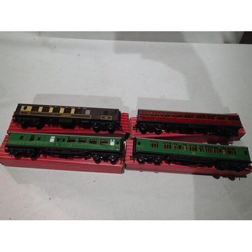 2205 - Four OO scale Hornby Dublo super detail coaches, boxed, two BR Greens, Pullman and BR Suburban maroo... 