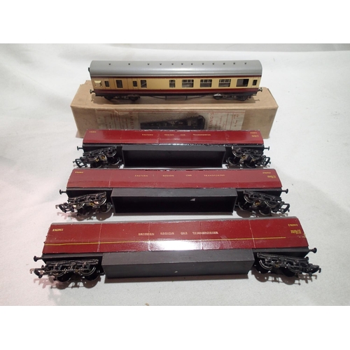 2207 - OO scale kit built, rake of three Newton Chambers Eastern Region car transporters, BR Maroon RN-E962... 