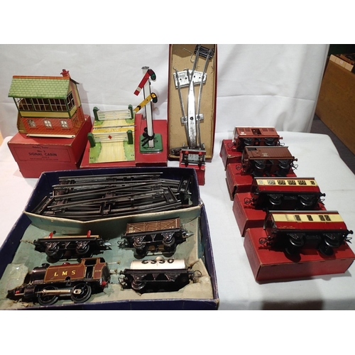 2211 - O gauge Hornby Goods train set; Clockwork 0.4.0 Lms 2270, working with key, plus three wagons, track... 