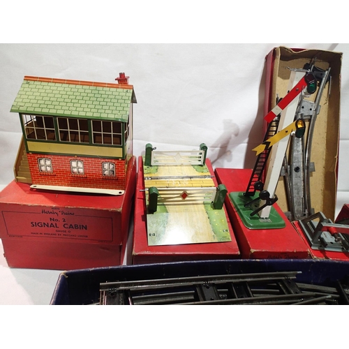 2211 - O gauge Hornby Goods train set; Clockwork 0.4.0 Lms 2270, working with key, plus three wagons, track... 