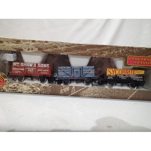 2224 - OO gauge Bachmann 33-033 Yorkshire coal trader classics, set of three in excellent condition, wear t... 