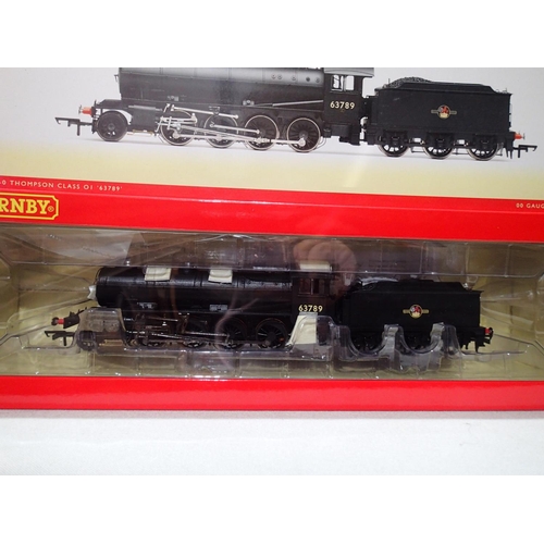 2307 - OO gauge Hornby R3090, class 01 Thompson, 63789, Black, Late Crest, in near mint condition, boxed. U... 