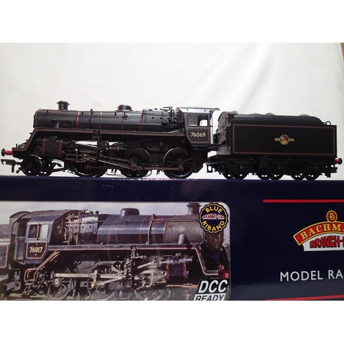 2331 - OO gauge Bachmann 32-951, class 4mt, 76069, Black, Late Crest, in near mint condition, box with stor... 