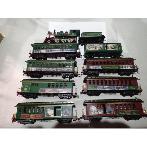 2352 - On30 scale Bachmann/Thomas Kinkade Christmas Express train set- 2.6.0 locomotive and tender green/re... 