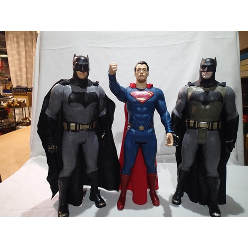 2370 - Three Jakks Pacific figures, two Batmans and Superman, each H: 50 cm, jointed legs, arms, hands and ... 