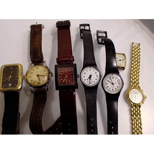 1047 - Mixed ladies and gents wristwatches, including Swatch examples. UK P&P Group 1 (£16+VAT for the firs... 