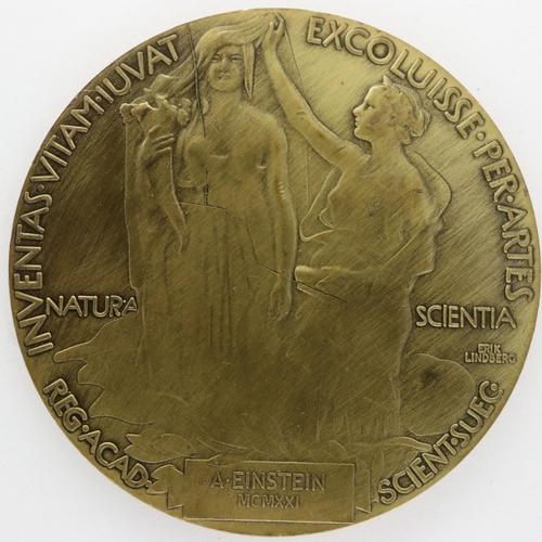 114 - Albert Einstein commemorative medallion, 42mm. UK P&P Group 0 (£6+VAT for the first lot and £1+VAT f... 