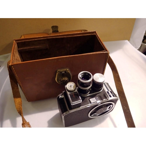 1123 - Bolex paillard cine camera in leather case. Not available for in-house P&P