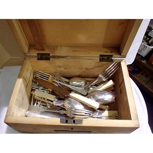 1127 - Pine box of vintage flatware. Not available for in-house P&P