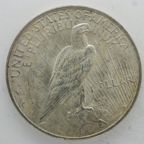 124 - 1923 American peace dollar. UK P&P Group 1 (£16+VAT for the first lot and £2+VAT for subsequent lots... 