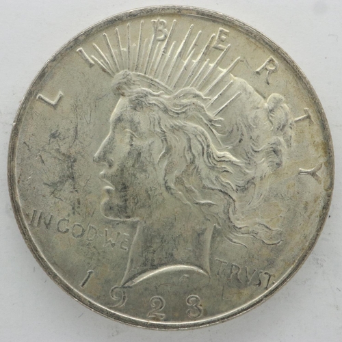 124 - 1923 American peace dollar. UK P&P Group 1 (£16+VAT for the first lot and £2+VAT for subsequent lots... 