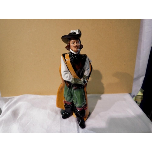 1392 - Royal Doulton figurine, Cavalier HN2716, no cracks or chips, H: 24 cm. UK P&P Group 2 (£20+VAT for t... 