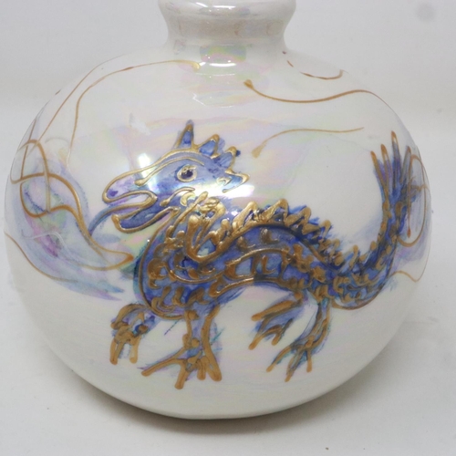 252 - Anita Harris lustre dragon vase, signed in gold, no cracks or chips, H: 11 cm. UK P&P Group 1 (£16+V... 