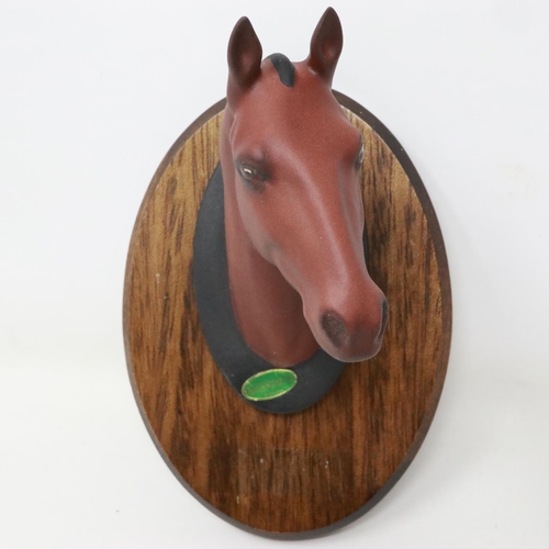 282 - Beswick matte horses head wall plaque, no cracks or chips, overall H: 16 cm. UK P&P Group 1 (£16+VAT... 