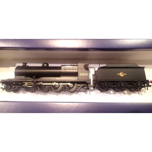 2351 - OO gauge Bachmann 31-001 class 04, Robinson, 63601, Black, Late Crest, in near mint condition, box w... 