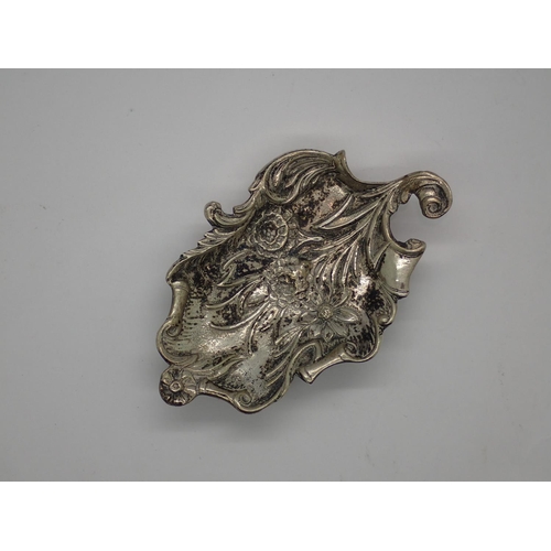 100C - Spanish silver relief cast tray, in the form of a leaf with further botanical pattern, L: 11 cm, mar... 