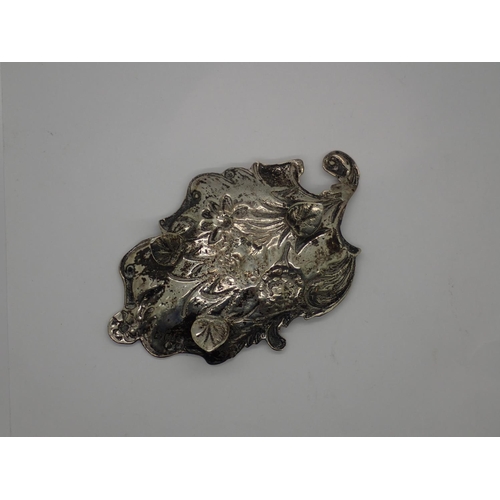 100C - Spanish silver relief cast tray, in the form of a leaf with further botanical pattern, L: 11 cm, mar... 