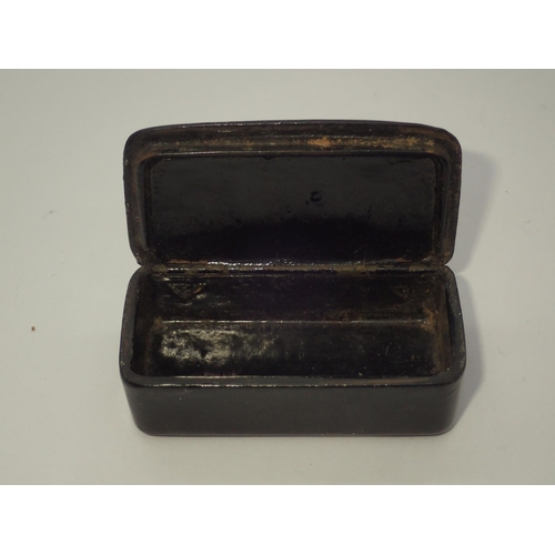 195 - Georgian lacquered snuff box, L: 65 mm. UK P&P Group 1 (£16+VAT for the first lot and £2+VAT for sub... 