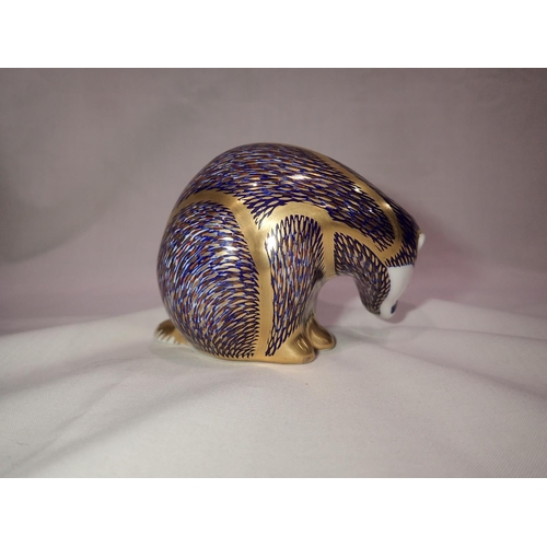 206 - Royal Crown Derby badger paperweight with gold stopper, no cracks or chips, H: 80 mm. UK P&P Group 1... 