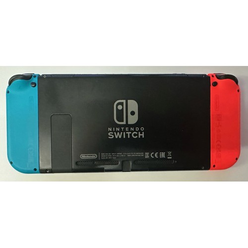 1071 - Nintendo Switch, Model HAC-001, LCD display, 32 GB internal storage, vendor advise issue with left j... 