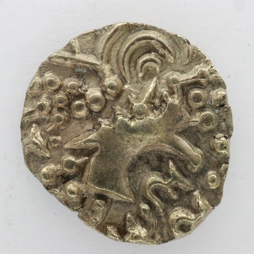 2062 - Kidarite Huns Sri Vinayaditya 5th century debased pale gold stater, D: 24 mm, 7.16g. P&P Group 0 (£6... 