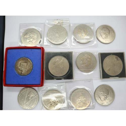 2227 - UK commemoratives, including a boxed 1935 Silver Jubilee medallion of George V. UK P&P Group 1 (£16+... 