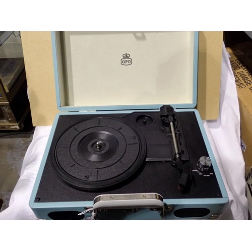 1043 - Baby blue GPO turntable with bluetooth. Not available for in-house P&P