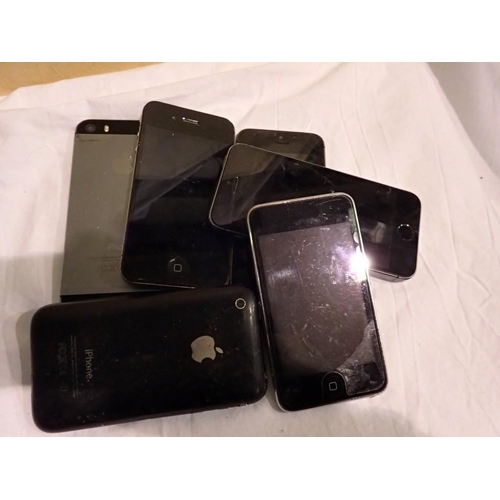 1077 - Quantity of mixed iPhones and iPods. UK P&P Group 1 (£16+VAT for the first lot and £2+VAT for subseq... 