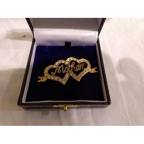 1080 - Boxed silver gilt Mother brooch. UK P&P Group 1 (£16+VAT for the first lot and £2+VAT for subsequent... 