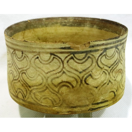 179 - Indus Valley Neolithic period footed bowl, D: 10 cm, damages to the rim and discolouration throughou... 