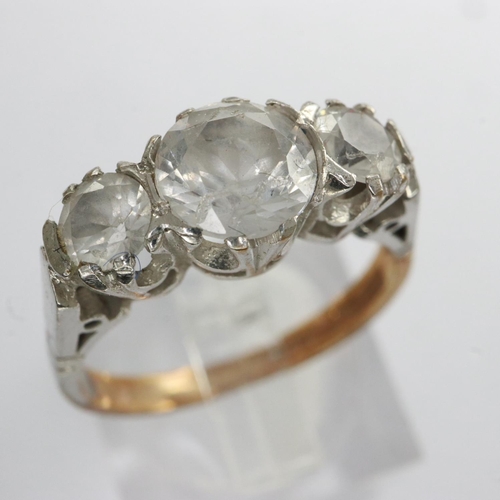 25 - 9ct gold trilogy ring set with topaz, size L/M, 2.8g. UK P&P Group 0 (£6+VAT for the first lot and £... 