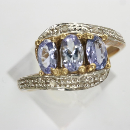 43 - 9ct gold ring set with tanzanite and diamonds, size P/Q, 2.5g. UK P&P Group 0 (£6+VAT for the first ... 