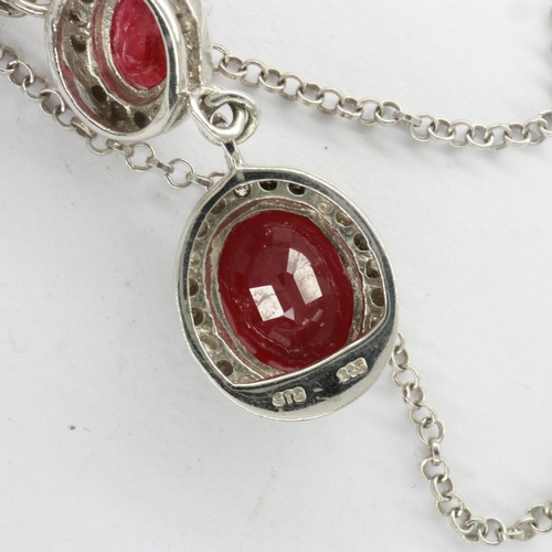 85 - 925 silver necklace set with four rubies, chain L: 46 cm. UK P&P Group 1 (£16+VAT for the first lot ... 