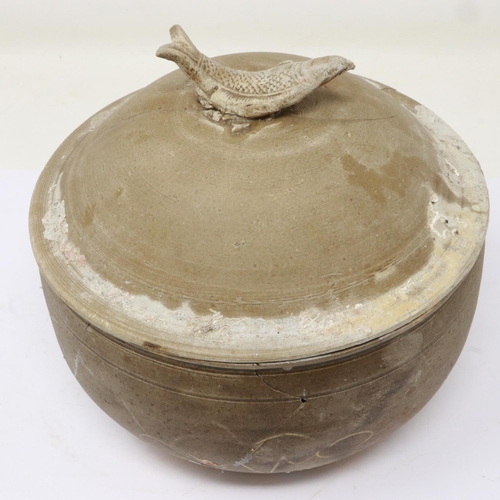 199 - Tek Sing Cargo covered bowl with fish form finial, repaired damages throughout, D: 14 cm. UK P&P Gro... 